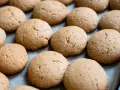 Biscotti dorati e fragranti, perfetti per una ricetta biscotti senza zucchero per diabetici.