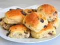 Pangoccioli fatti in casa, morbidi e golosi, pronti per essere gustati. La ricetta perfetta per una colazione o merenda speciale.