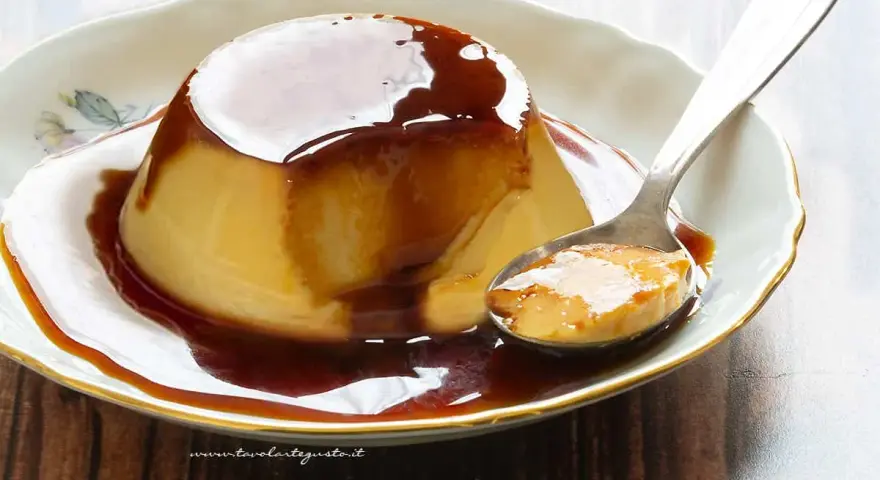 Delizioso creme caramel, un dolce che sa di casa, come quelli di Canicattì. La cucchiaiata perfetta.
